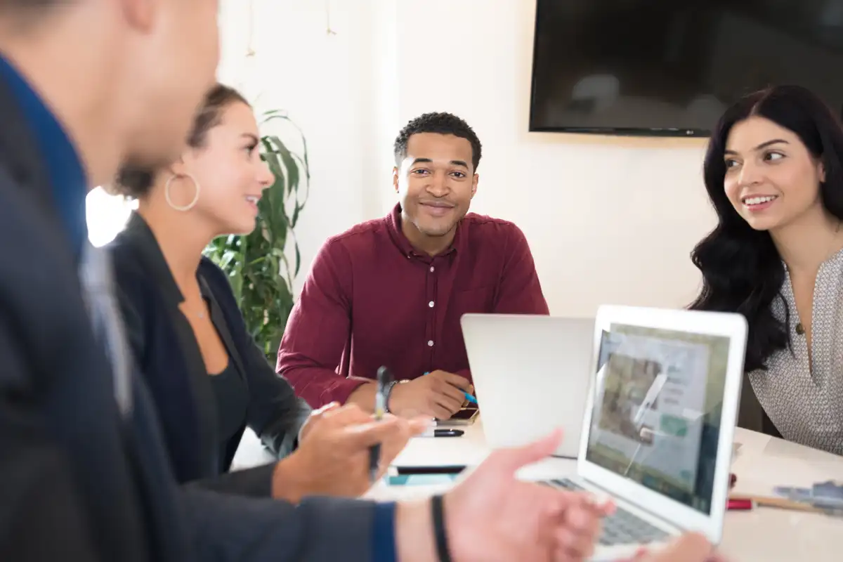 team meeting met goed wifi Efficiënter vergaderen met goede WiFi